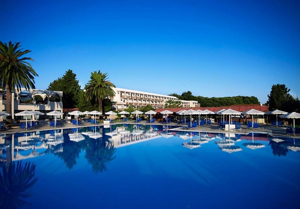 Roda Beach Resort & Spa Exterior photo