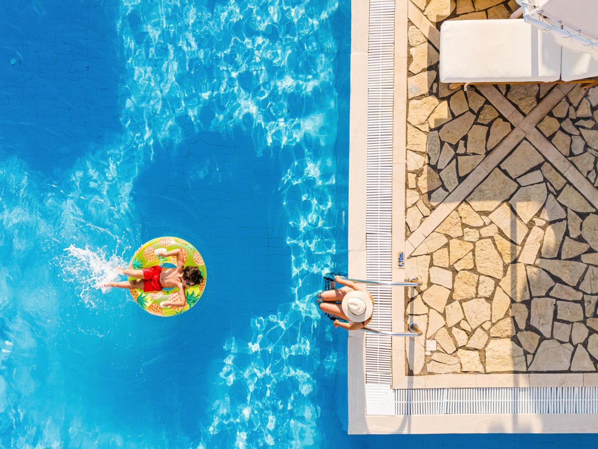 Roda Beach Resort & Spa Exterior photo